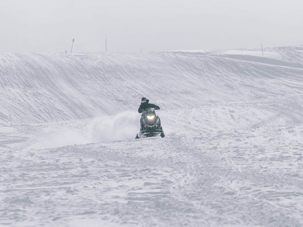 Snøscooter for fritid, arbeid og ekte vinterglede